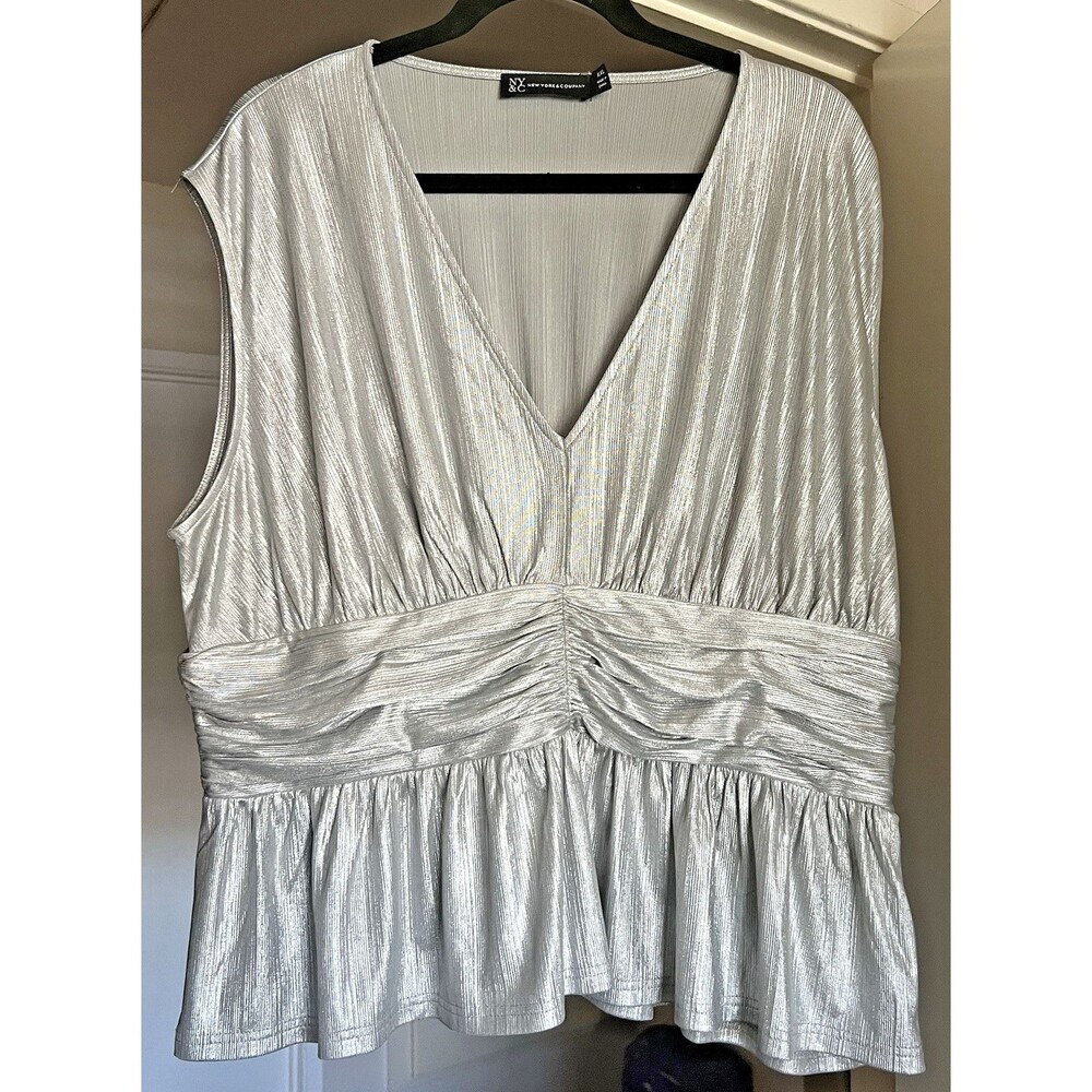 New York & Co Women's 2XL Silver Metallic Accent Sleeveless Pleated Top
